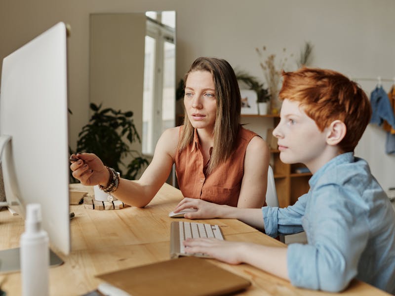 Students learning together